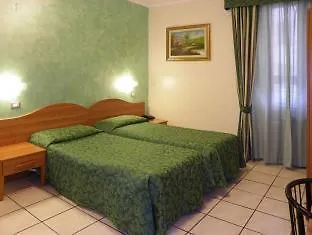 22 Marzo Hotel Mediolan